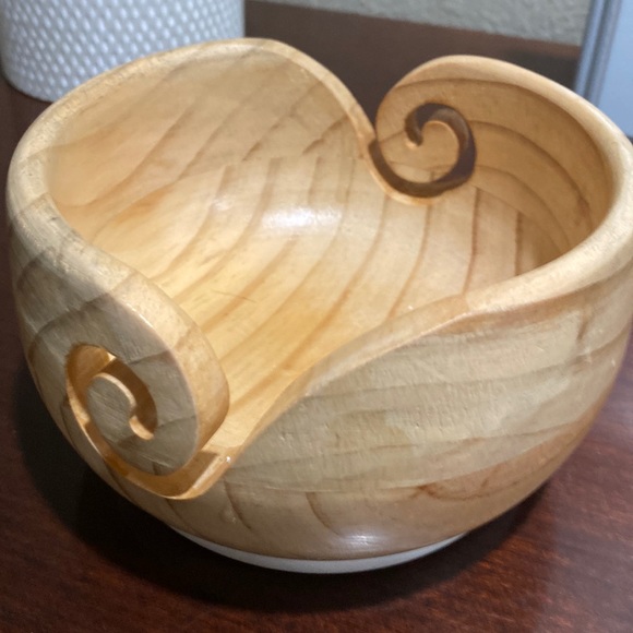 Loops and threads Other - Wood and marble yarn bowl